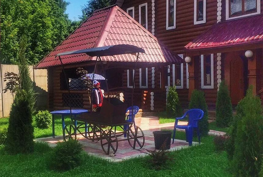 Беседка с мангалом в комплексе «Гостиный Двор»